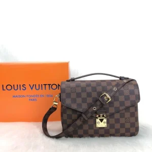 Alternative view of Louis Vuitton Pochette Metis Damier