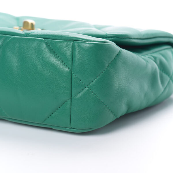 CHANEL 19 GREEN FLAP BAG - Image 2
