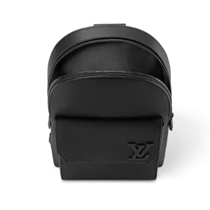 Alternative view of Louis Vuitton Street Style Shoulder Bags